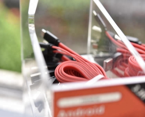 โทรศัพท์มือถือคริลิคยืนแสดงอุปกรณ์สำหรับสาย USB คริสตัลขัด